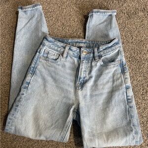 American Eagle Outfitters Light Blue High-Rise Women’s Jeans